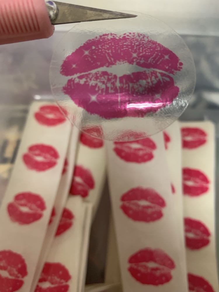 1.5" clear kiss print stickers pack of 50